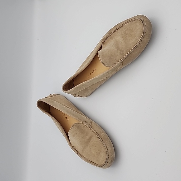 M. GEMI The Felize Tan Suede Driving Moccasins, size 38 - Picture 2 of 6